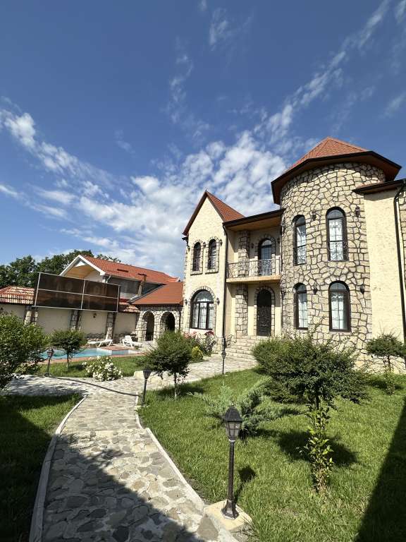 Qəbələ Qəbələ şəhəri həziaslanov küc günlük kirayə Həyət evi / Villa 300 AZN-a 5 otaqlı Qəbələ Qəbələ şəhəri həziaslanov küc günlük kirayə Həyət evi / Villa 300 AZN-a 5 otaqlı