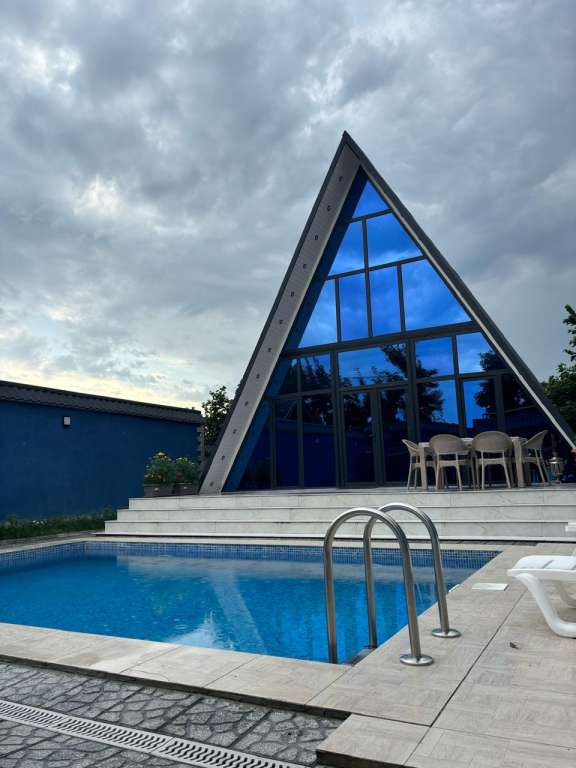 Qəbələ XW5C+RC Nohurqishlaq, Azerbaycan Azərbaycanda günlük kirayə A-Frame 150 AZN-a 4 otaqlı