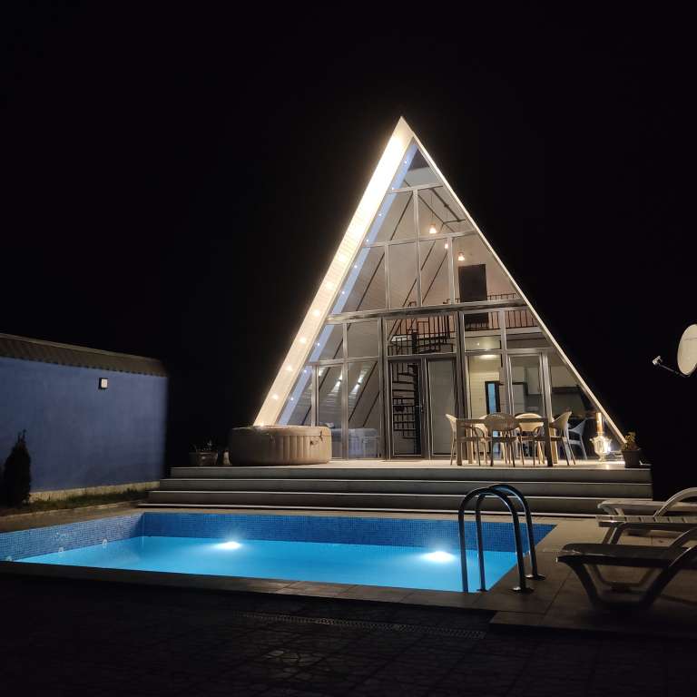 Qəbələ XW5C+RC Nohurqishlaq, Azerbaycan günlük kirayə A-Frame 150 AZN-a 4 otaqlı Qəbələ XW5C+RC Nohurqishlaq, Azerbaycan günlük kirayə A-Frame 150 AZN-a 4 otaqlı