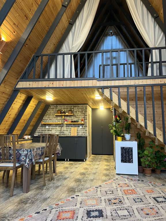 Quba 89HR+7Q Qechresh, Azerbaycan günlük kirayə A-Frame 150 AZN-a 3 otaqlı Quba 89HR+7Q Qechresh, Azerbaycan günlük kirayə A-Frame 150 AZN-a 3 otaqlı