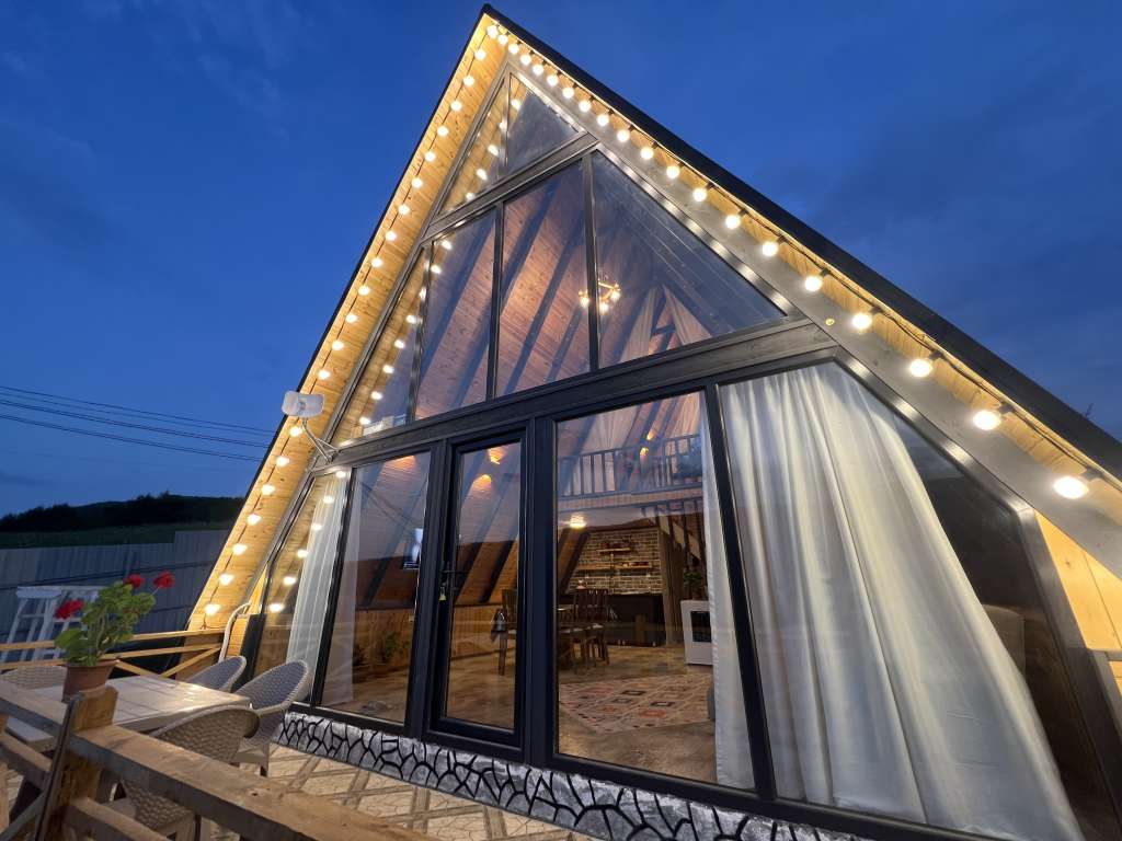 Quba 89HR+7Q Qechresh, Azerbaycan günlük kirayə A-Frame 150 AZN-a 3 otaqlı Quba 89HR+7Q Qechresh, Azerbaycan günlük kirayə A-Frame 150 AZN-a 3 otaqlı