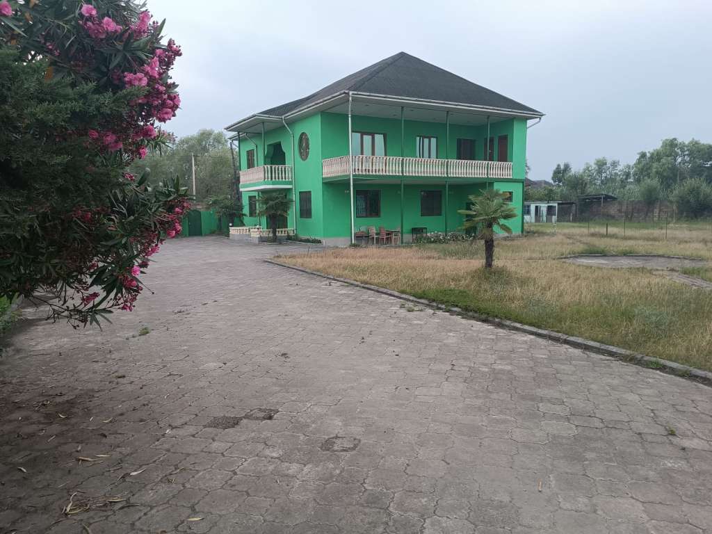 Astara Park Bulvar Azərbaycanda günlük kirayə Həyət evi / Villa 100 AZN-a 4 otaqlı