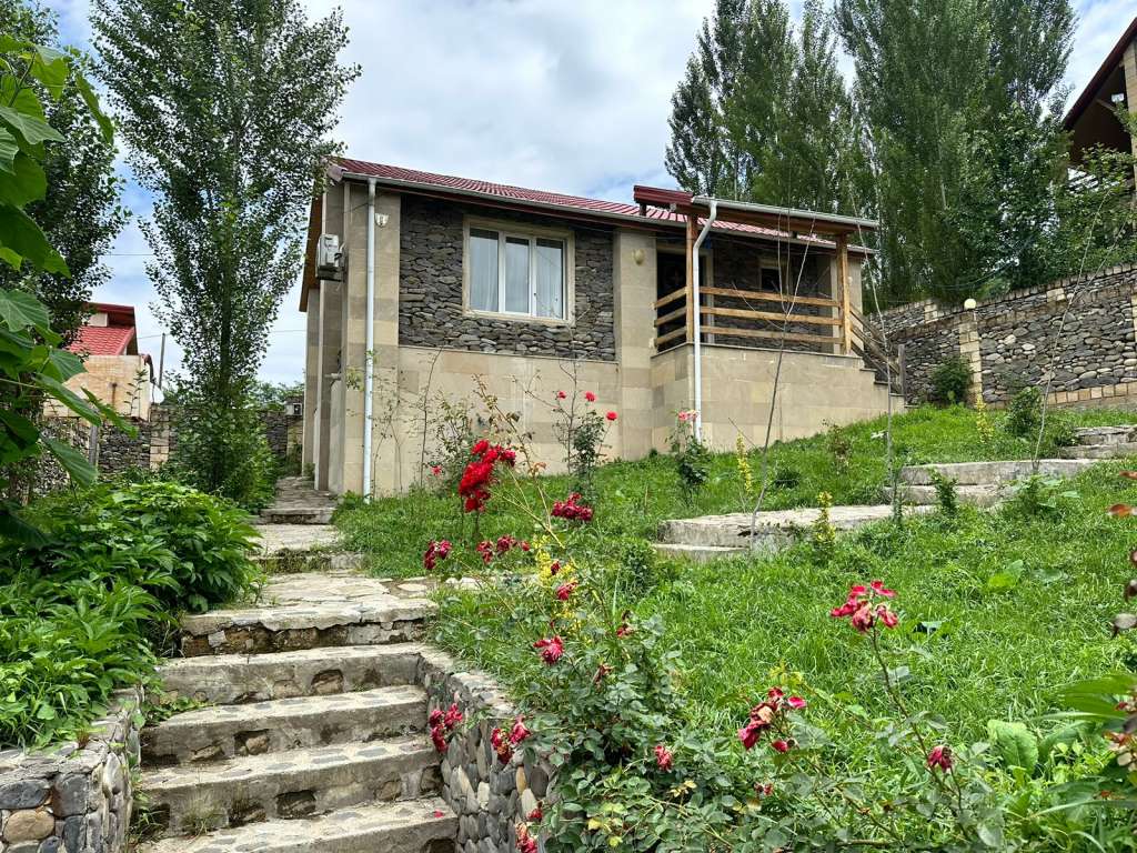 Quba 897H+CP Qechresh, Azərbaycan Azərbaycanda günlük kirayə Həyət evi / Villa 120 AZN-a 3 otaqlı