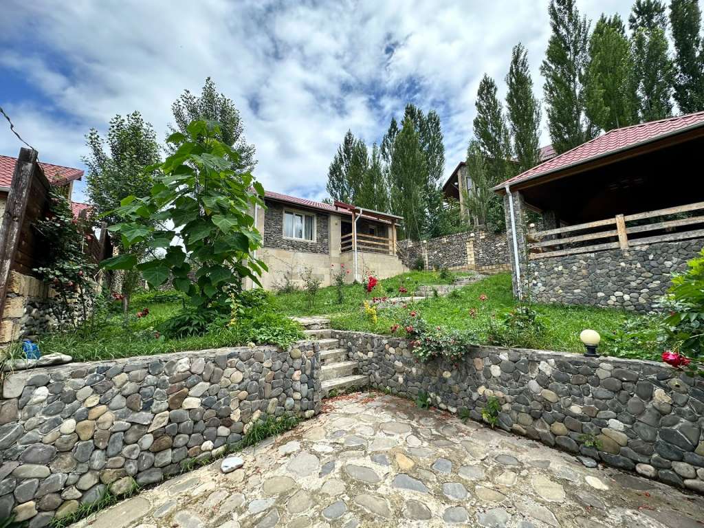 Quba 897H+CP Qechresh, Azərbaycan günlük kirayə Həyət evi / Villa 120 AZN-a 3 otaqlı Quba 897H+CP Qechresh, Azərbaycan günlük kirayə Həyət evi / Villa 120 AZN-a 3 otaqlı