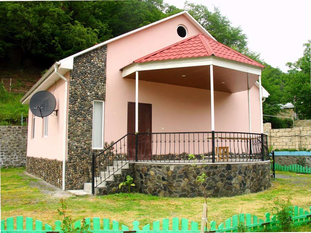Qax Qax rayonu günlük kirayə Həyət evi / Villa 90 AZN-a 3 otaqlı Qax Qax rayonu günlük kirayə Həyət evi / Villa 90 AZN-a 3 otaqlı