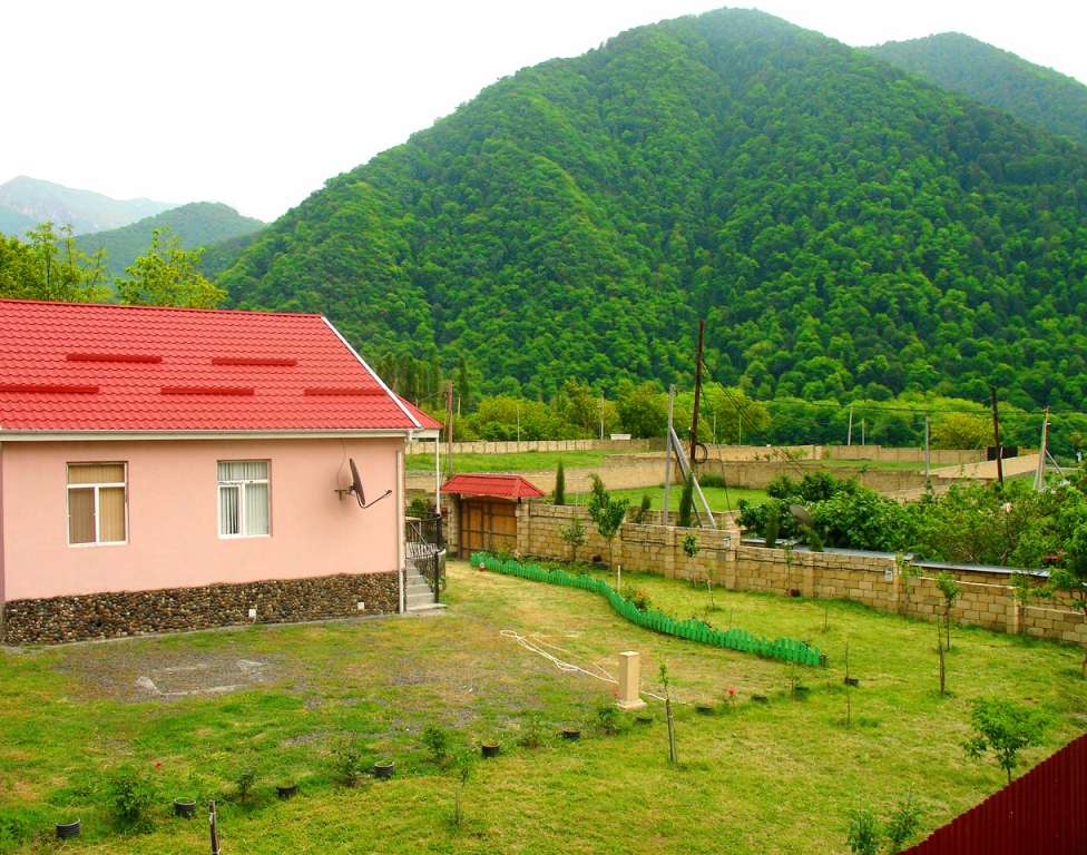 Qax Qax rayonu günlük kirayə Həyət evi / Villa 90 AZN-a 3 otaqlı Qax Qax rayonu günlük kirayə Həyət evi / Villa 90 AZN-a 3 otaqlı