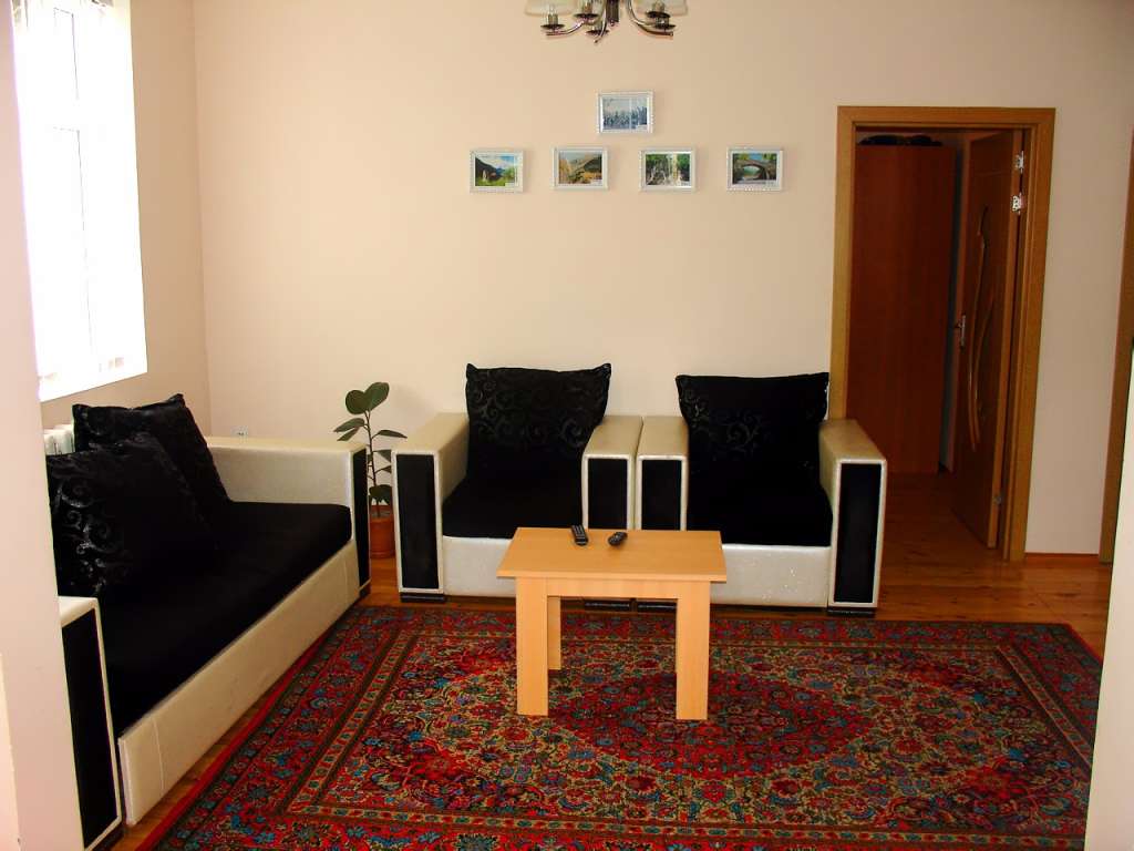Qax Qax rayonu günlük kirayə Həyət evi / Villa 90 AZN-a 3 otaqlı Qax Qax rayonu günlük kirayə Həyət evi / Villa 90 AZN-a 3 otaqlı