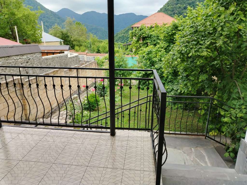Qax Qax rayonu günlük kirayə Həyət evi / Villa 100 AZN-a 4 otaqlı Qax Qax rayonu günlük kirayə Həyət evi / Villa 100 AZN-a 4 otaqlı