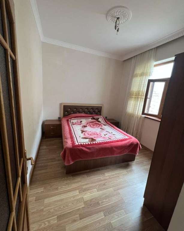 Qax Qax rayonu günlük kirayə Həyət evi / Villa 100 AZN-a 4 otaqlı Qax Qax rayonu günlük kirayə Həyət evi / Villa 100 AZN-a 4 otaqlı