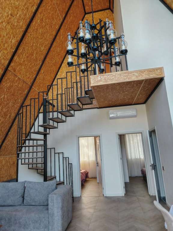 Qəbələ XW47+5G Nohurqışlaq, Azərbaycan günlük kirayə A-Frame 240 AZN-a 3 otaqlı