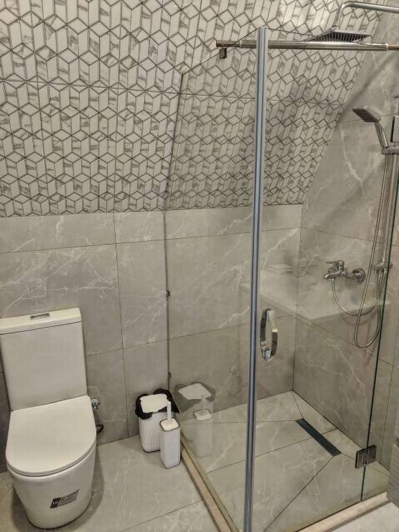 Qəbələ XW47+5G Nohurqışlaq, Azərbaycan günlük kirayə A-Frame 240 AZN-a 3 otaqlı