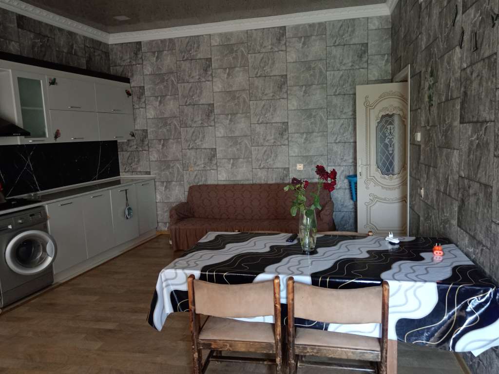 Quba Quba 2 ci nugedi cenibel küçəsi Azərbaycanda günlük kirayə Həyət evi / Villa 100 AZN-a 4 otaqlı
