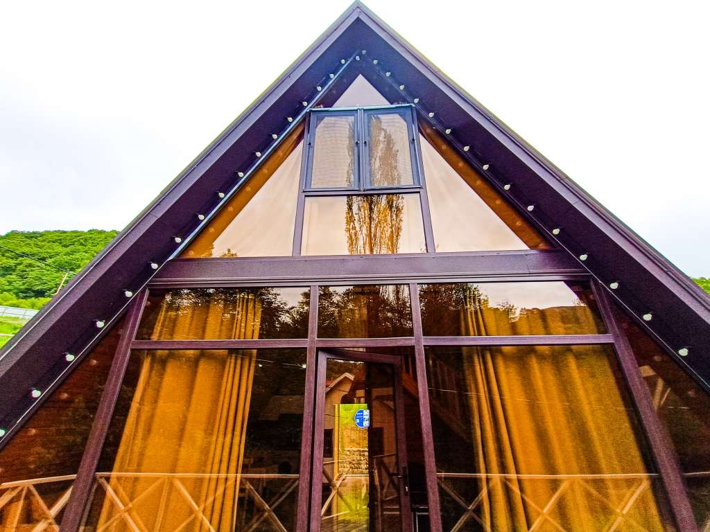 Lerik QGMF+J3, Babagil, Azərbaycan günlük kirayə A-Frame 250 AZN-a 4 otaqlı
