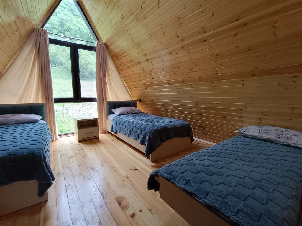 Lerik QGMF+J3, Babagil, Azərbaycan günlük kirayə A-Frame 250 AZN-a 4 otaqlı