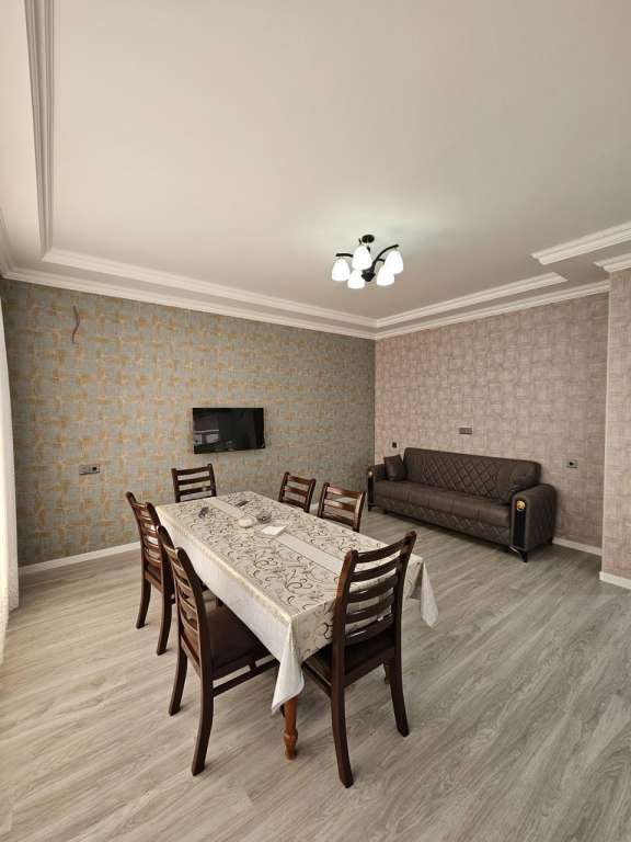 Quba 89GH+PF Üçgün, Azərbaycan günlük kirayə Həyət evi / Villa 180 AZN-a 5 otaqlı Quba 89GH+PF Üçgün, Azərbaycan günlük kirayə Həyət evi / Villa 180 AZN-a 5 otaqlı