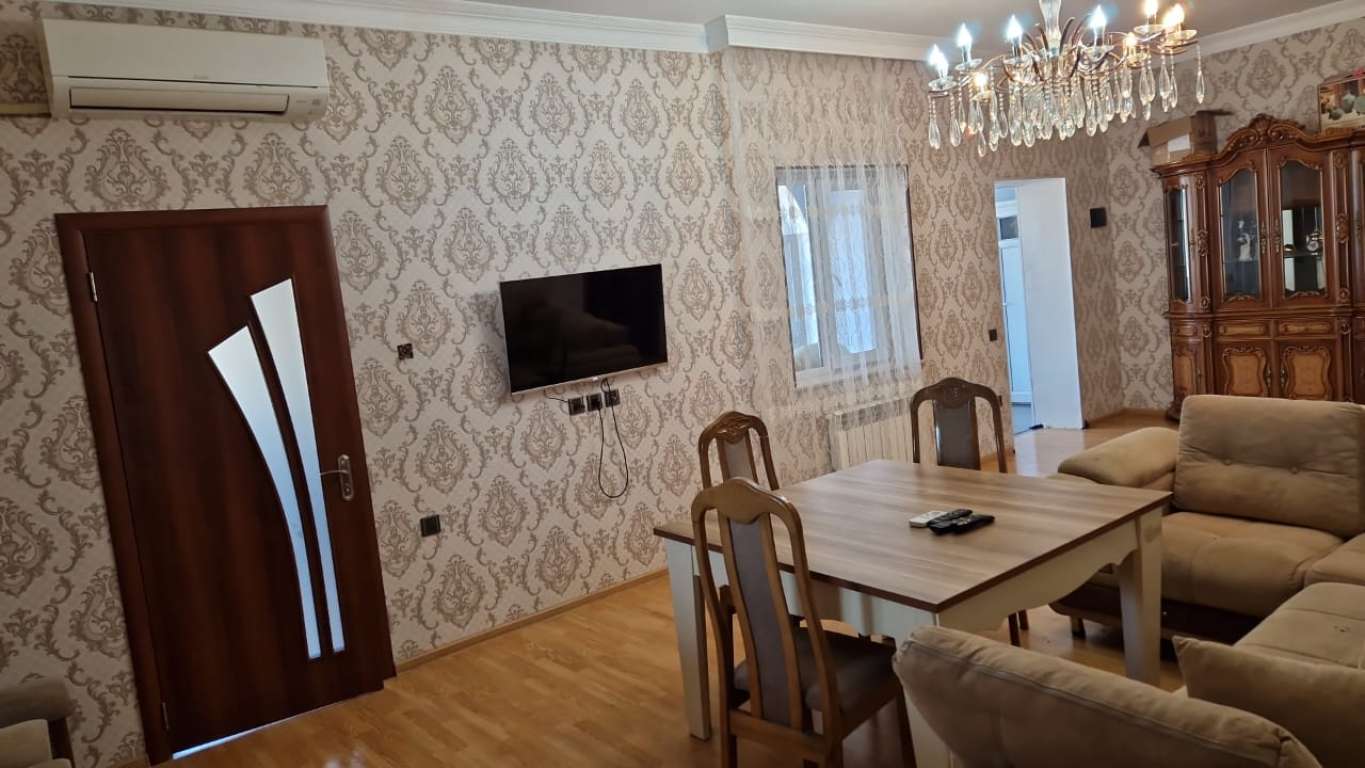 Bakı Novxanı, Азербайджан günlük kirayə Həyət evi / Villa 200 AZN-a 4 otaqlı