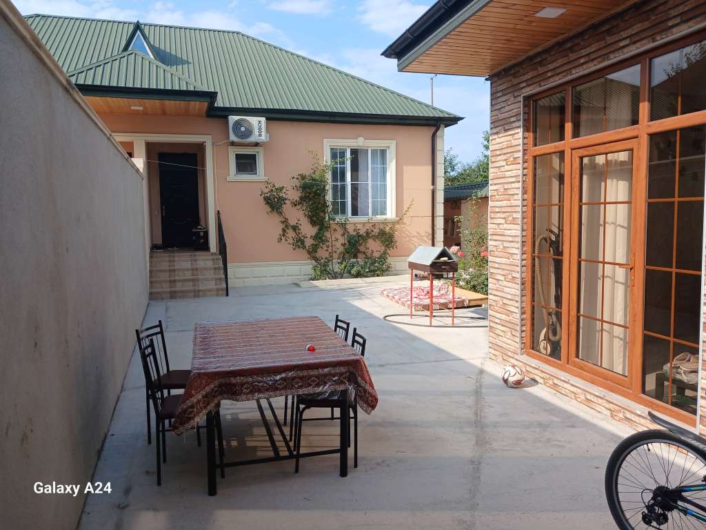 Quba 2 ci Nügədi, Quba, Азербайджан Azərbaycanda günlük kirayə Həyət evi / Villa 100 AZN-a 4 otaqlı