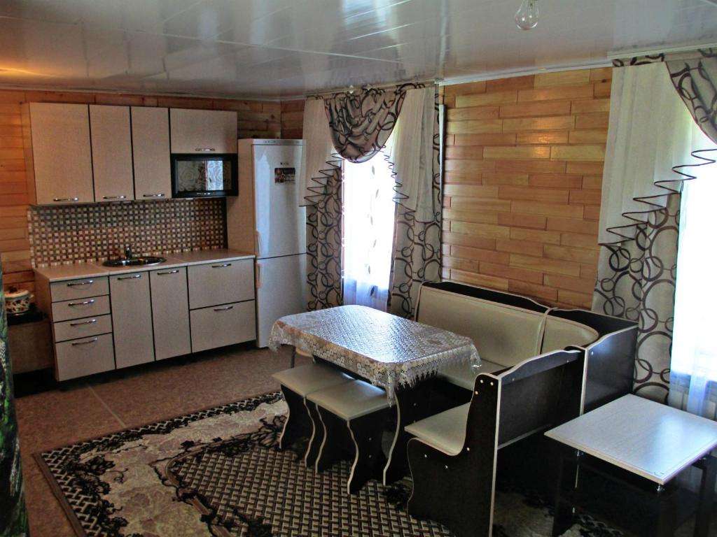 Şəki Šeki, Азербайджан günlük kirayə Həyət evi / Villa 90 AZN-a 3 otaqlı Şəki Šeki, Азербайджан günlük kirayə Həyət evi / Villa 90 AZN-a 3 otaqlı