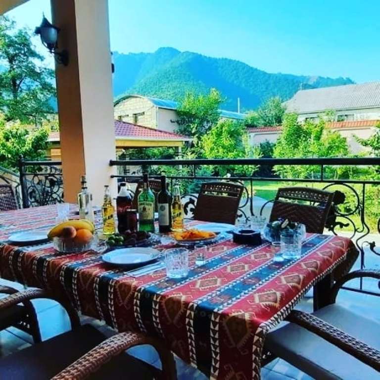 Qəbələ Qəbələ Xanlar restoranı, Mahammad Nakhchivani Street, Баку, Азербайджан günlük kirayə Həyət evi / Villa 180 AZN-a 5 otaqlı