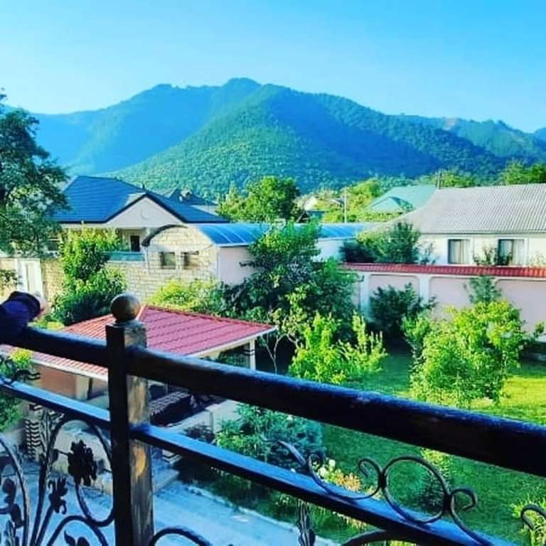 Qəbələ Qəbələ Xanlar restoranı, Mahammad Nakhchivani Street, Баку, Азербайджан günlük kirayə Həyət evi / Villa 180 AZN-a 5 otaqlı