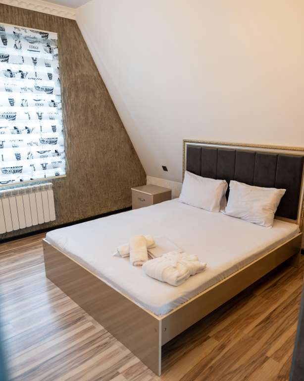 Qəbələ Qəbələ Xanlar restoranı, Mahammad Nakhchivani Street, Баку, Азербайджан günlük kirayə A-Frame 150 AZN-a 4 otaqlı