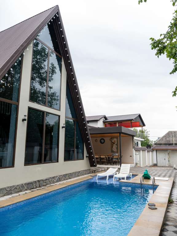 Qəbələ Qəbələ Xanlar restoranı, Mahammad Nakhchivani Street, Баку, Азербайджан Azərbaycanda günlük kirayə A-Frame 150 AZN-a 4 otaqlı