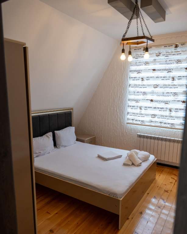 Qəbələ Qəbələ Xanlar restoranı, Mahammad Nakhchivani Street, Баку, Азербайджан günlük kirayə A-Frame 150 AZN-a 4 otaqlı