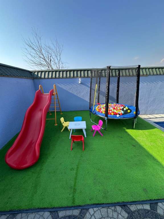 Qəbələ Vəndam qəsəbəsi günlük kirayə A-Frame 150 AZN-a 3 otaqlı