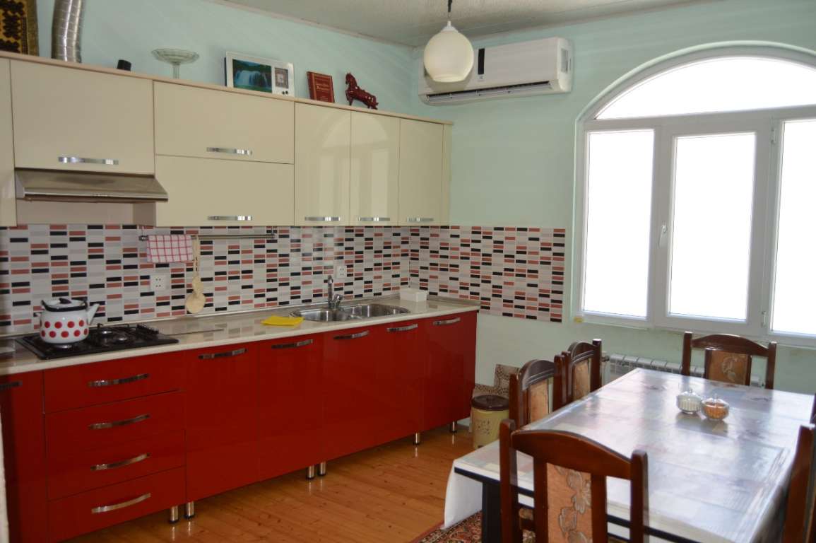 Şəki Šeki, Азербайджан günlük kirayə Həyət evi / Villa 60 AZN-a 4 otaqlı