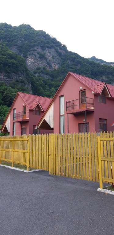 Qax Qax, Азербайджан Azərbaycanda günlük kirayə Həyət evi / Villa 70 AZN-a 3 otaqlı