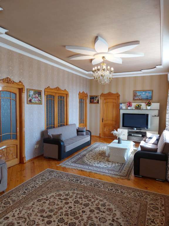 Şəki Salman Mümtaz, Şeki, Azerbaycan günlük kirayə Həyət evi / Villa 100 AZN-a 4 otaqlı