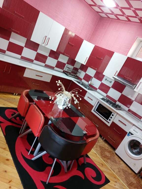 Şəki Salman Mümtaz, Şeki, Azerbaycan günlük kirayə Həyət evi / Villa 100 AZN-a 4 otaqlı