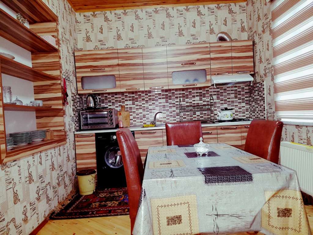 Qəbələ Qəbələ, Азербайджан günlük kirayə Həyət evi / Villa 150 AZN-a 5 otaqlı