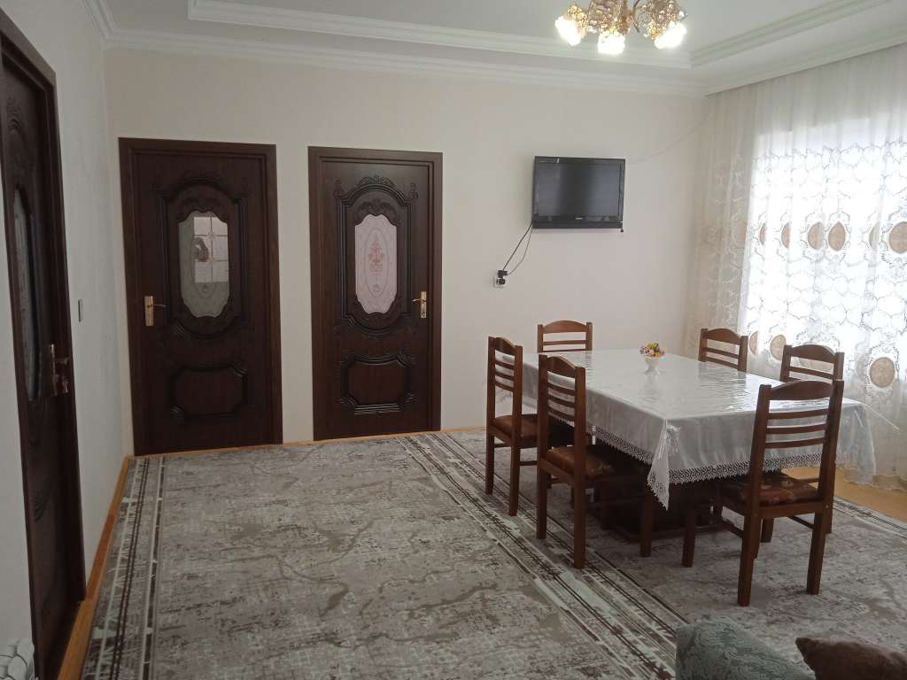 Quba Quba, rayonu Amsar kəndi Azərbaycanda günlük kirayə Həyət evi / Villa 80 AZN-a 5 otaqlı