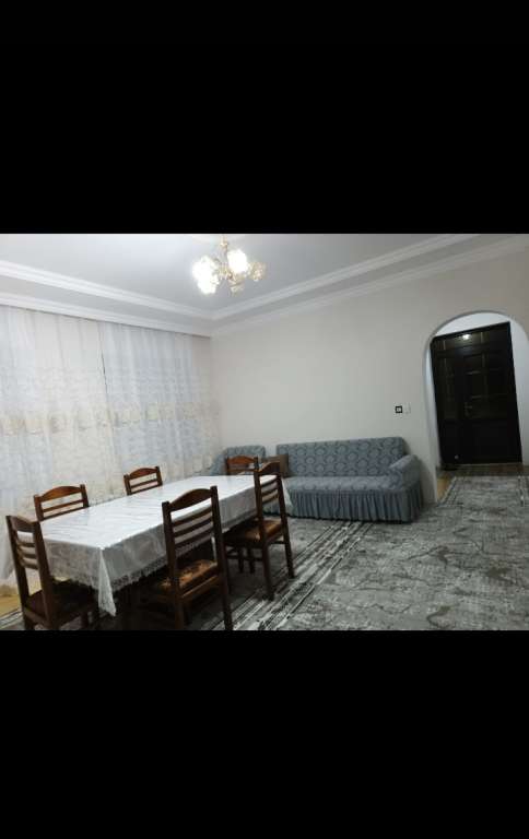 Quba Quba, rayonu Amsar kəndi günlük kirayə Həyət evi / Villa 80 AZN-a 5 otaqlı