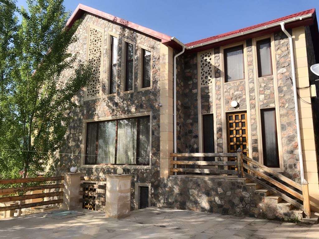 Quba Quba rayonu günlük kirayə Həyət evi / Villa 250 AZN-a 6 otaqlı