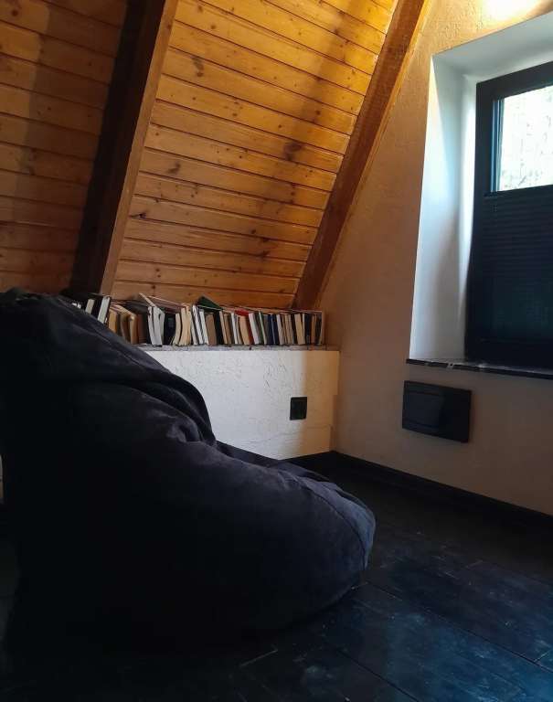 Qusar 53 Zərifə Əliyeva, Qusar, Азербайджан Azərbaycanda günlük kirayə A-Frame 50 AZN-a 2 otaqlı