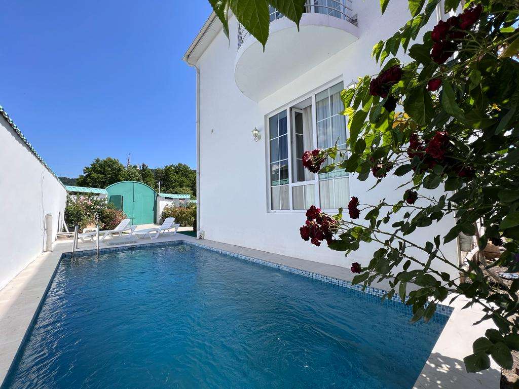 Qəbələ Qəbələ, Azerbaycan Azərbaycanda günlük kirayə Həyət evi / Villa 200 AZN-a 5 otaqlı