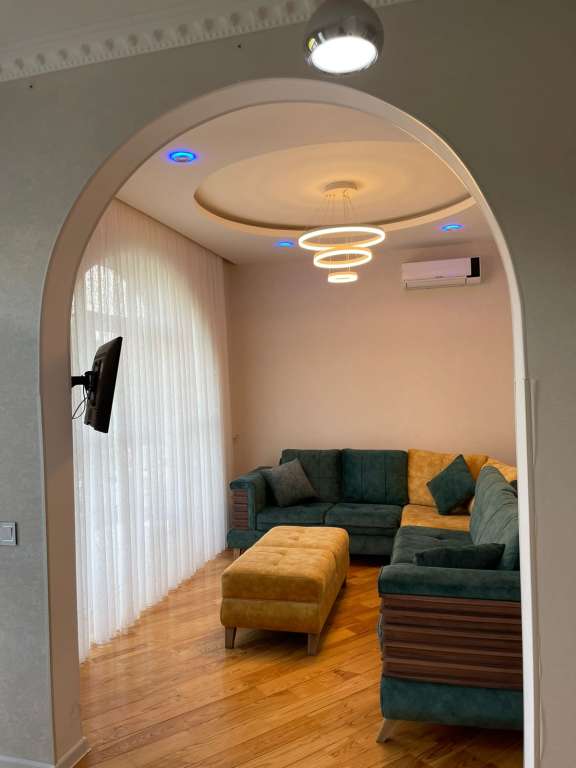 Qəbələ Qəbələ, Azerbaycan günlük kirayə Həyət evi / Villa 200 AZN-a 5 otaqlı