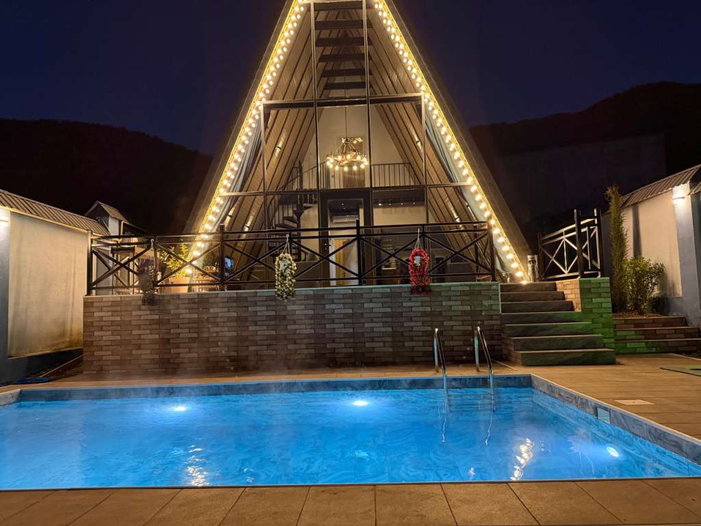 Qəbələ Qəbələ, Azerbaycan Azərbaycanda günlük kirayə Həyət evi / Villa 200 AZN-a 4 otaqlı