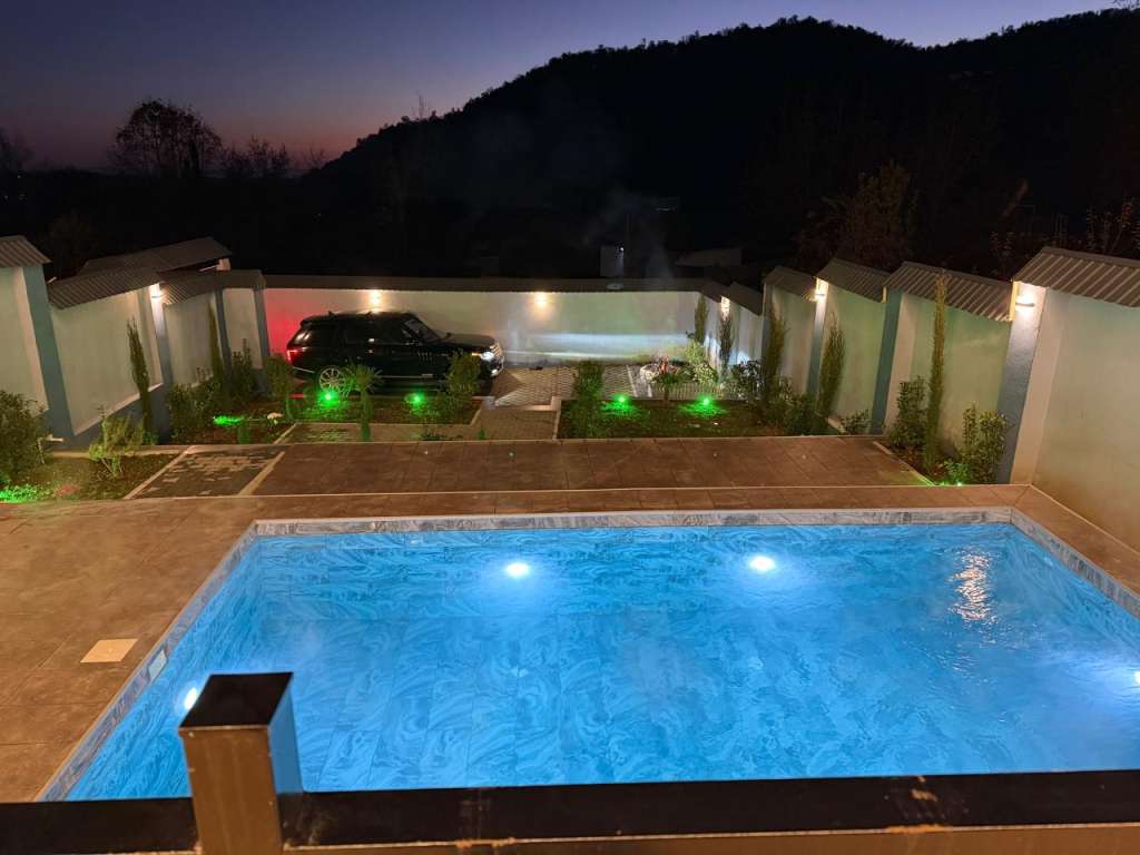 Qəbələ Qəbələ, Azerbaycan günlük kirayə Həyət evi / Villa 200 AZN-a 4 otaqlı