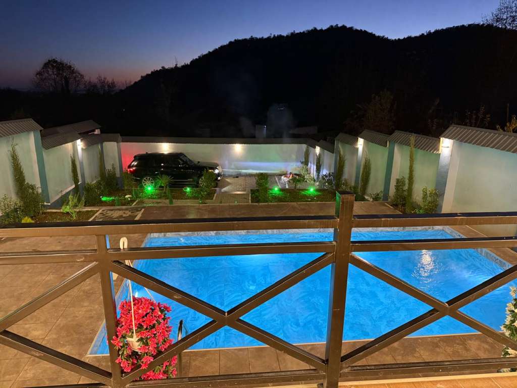 Qəbələ Qəbələ, Azerbaycan günlük kirayə Həyət evi / Villa 200 AZN-a 4 otaqlı