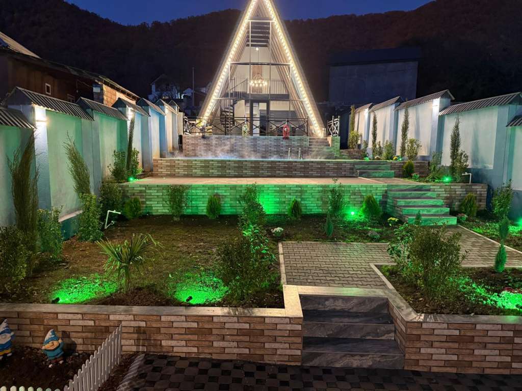 Qəbələ Qəbələ, Azerbaycan günlük kirayə Həyət evi / Villa 200 AZN-a 4 otaqlı