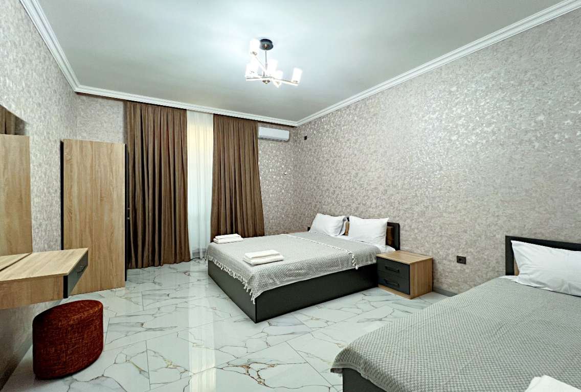 Qəbələ 9 Cəfər Cabbarlı, Qəbələ, Azərbaycan günlük kirayə Həyət evi / Villa 250 AZN-a 7 otaqlı
