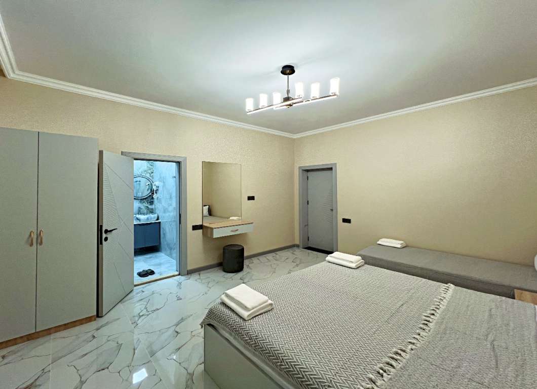 Qəbələ 9 Cəfər Cabbarlı, Qəbələ, Azərbaycan günlük kirayə Həyət evi / Villa 250 AZN-a 7 otaqlı