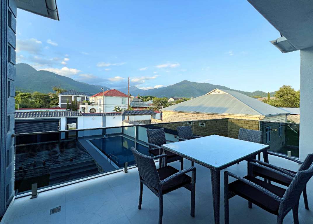 Qəbələ 9 Cəfər Cabbarlı, Qəbələ, Azərbaycan günlük kirayə Həyət evi / Villa 250 AZN-a 7 otaqlı