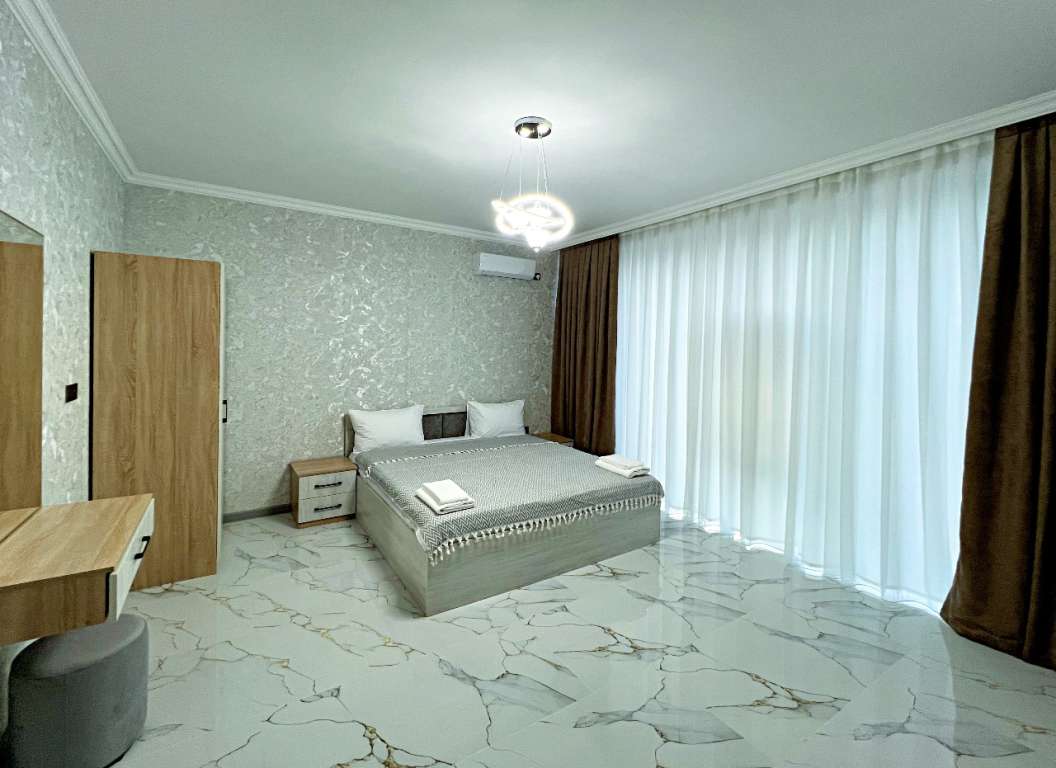 Qəbələ 9 Cəfər Cabbarlı, Qəbələ, Azərbaycan günlük kirayə Həyət evi / Villa 250 AZN-a 7 otaqlı