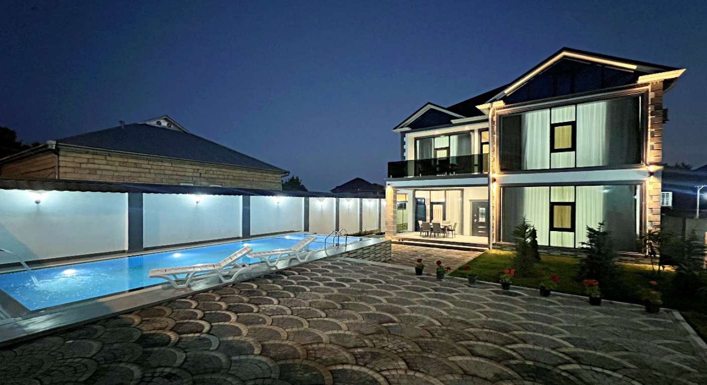 Qəbələ 9 Cəfər Cabbarlı, Qəbələ, Azərbaycan günlük kirayə Həyət evi / Villa 250 AZN-a 7 otaqlı