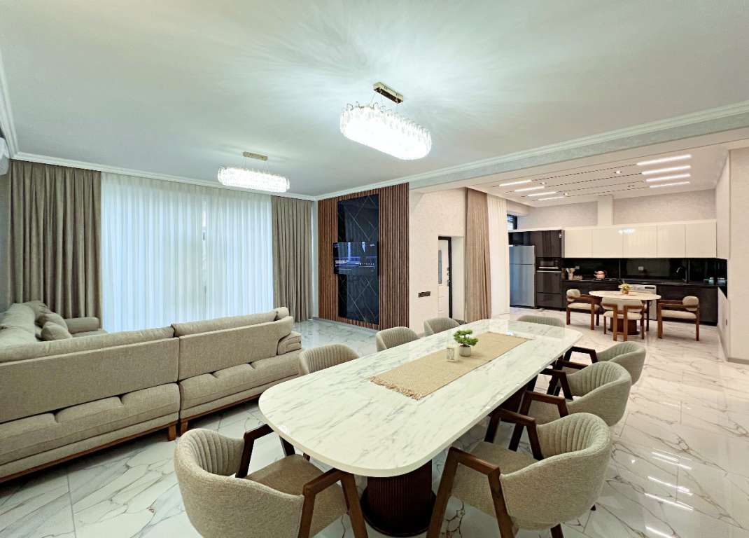 Qəbələ 9 Cəfər Cabbarlı, Qəbələ, Azərbaycan günlük kirayə Həyət evi / Villa 250 AZN-a 7 otaqlı
