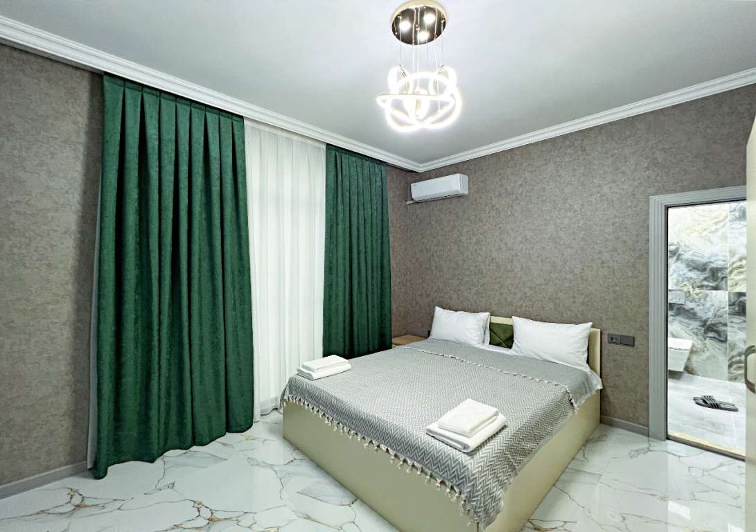 Qəbələ 9 Cəfər Cabbarlı, Qəbələ, Azərbaycan günlük kirayə Həyət evi / Villa 250 AZN-a 7 otaqlı